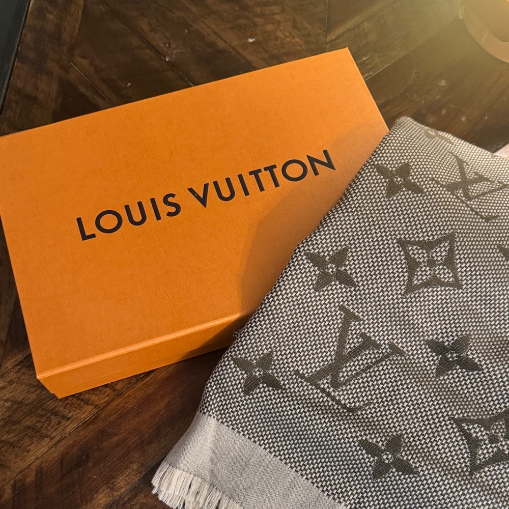 Louis Vuitton Monogram Scarf in Green and Cream